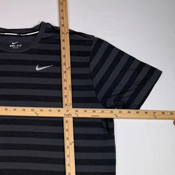 Nike Dri-FIT Striped Short Sleeve T-Shirt Men's XL Gray Black Activewear - Picture 5 of 5